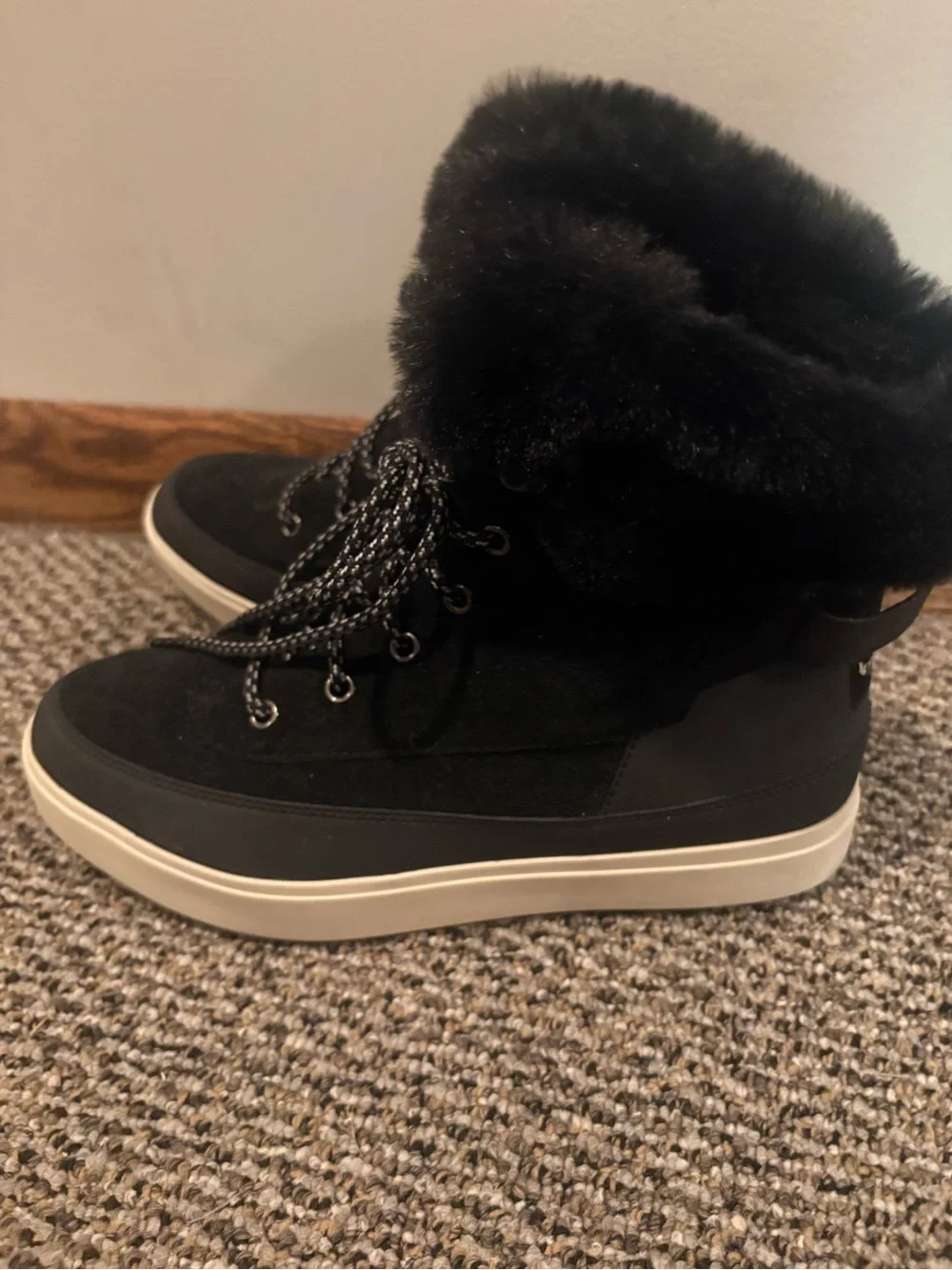 Koolaburra by UGG Black Ryanna Waterproof Snow Boots Size 10 - Picture 3 of 9